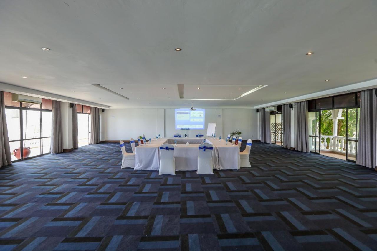 Cityblue Creekside Hotel & Suites Момбаса Екстер'єр фото